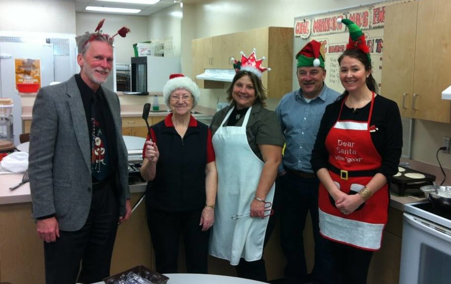 Council Cooks Breakfast for Students