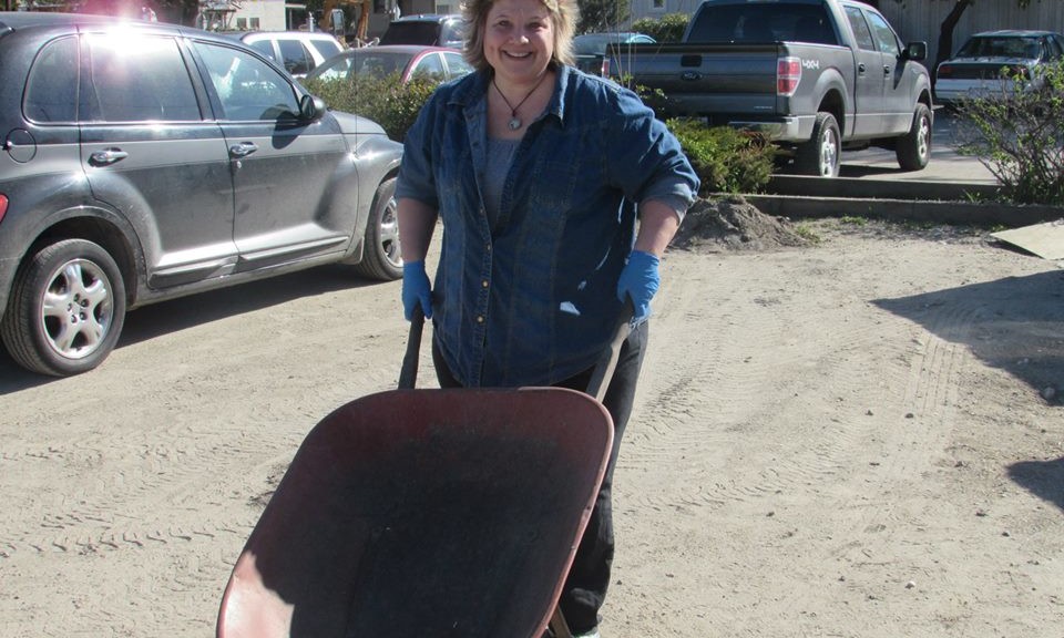 Councillor Raquel Knust at Enderby Community Clean Up in 2015