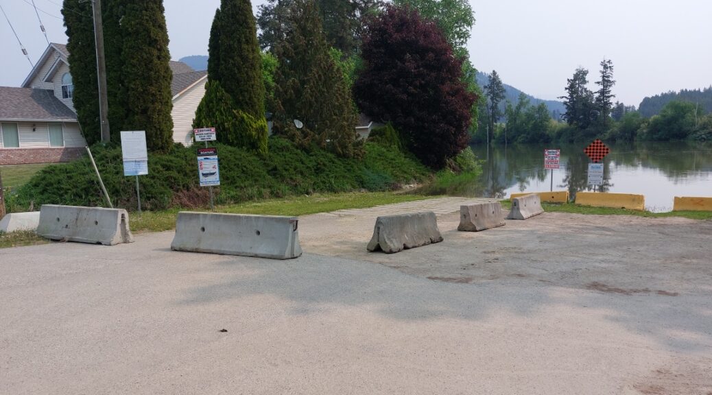 Kildonan Boat Launch Barricades 2023 05 17