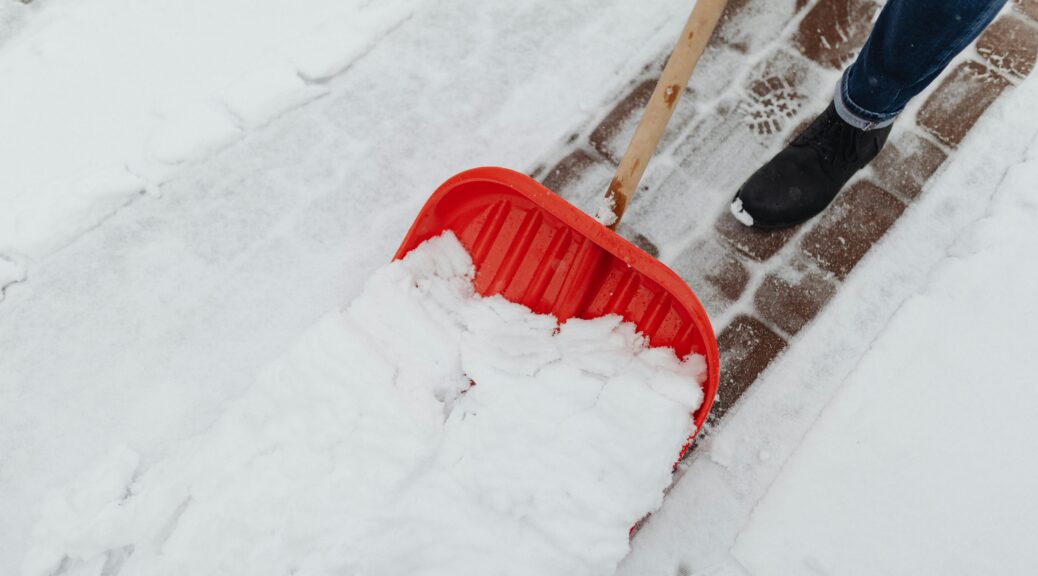 Snow shovel 2