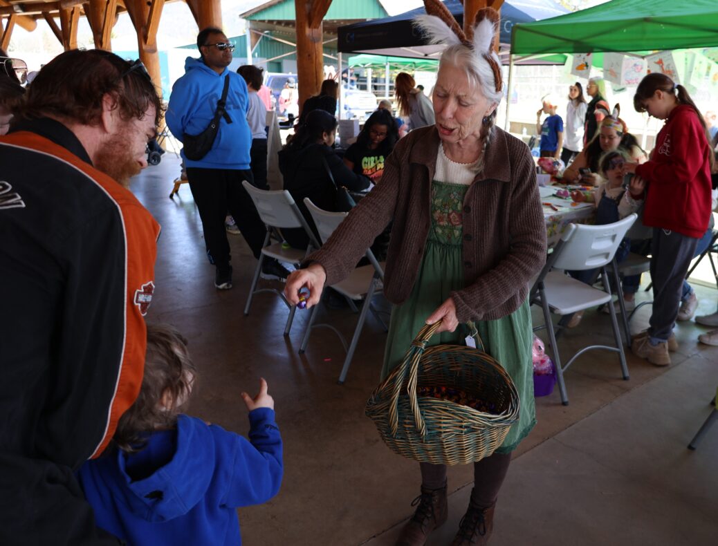 Heather Edwards volunteering