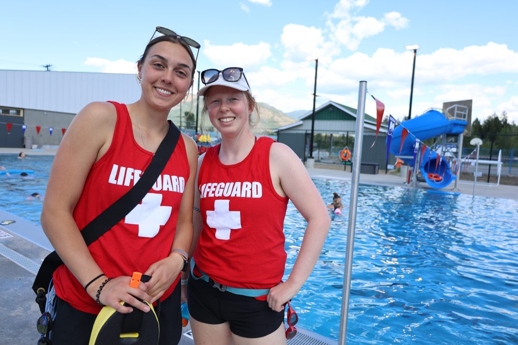 Lifeguards w slide