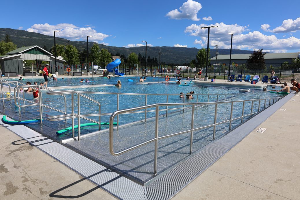 Wide shot with wheelchair ramp